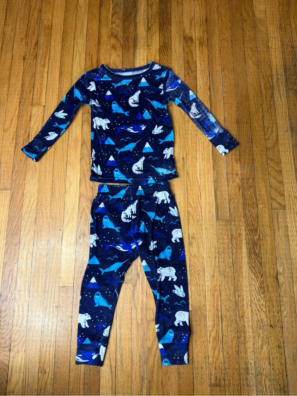 Cat & Jack 2T Arctic Animals PJ Set